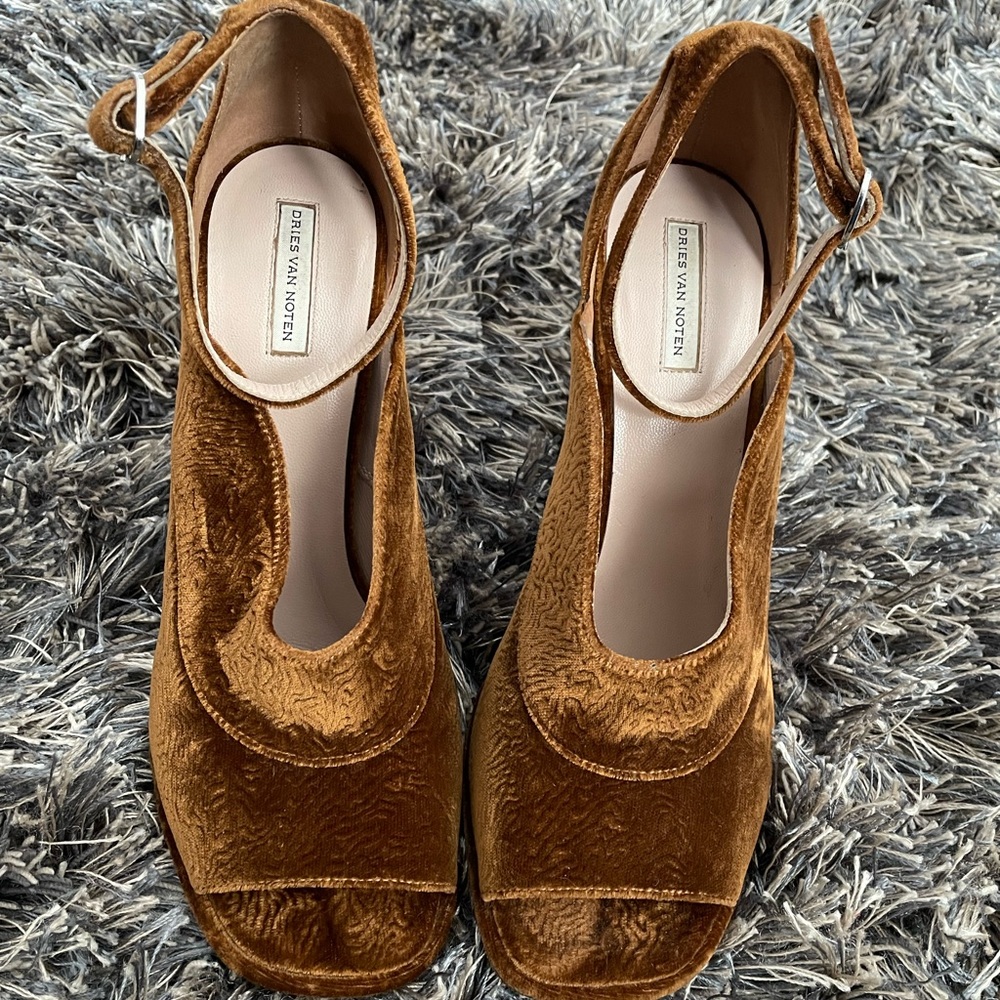 Pre- Loved Amber Velvet Dries Van Noten Heels!